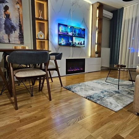 Anika Luxury Apartment At Diamond Center Skopje Exterior photo