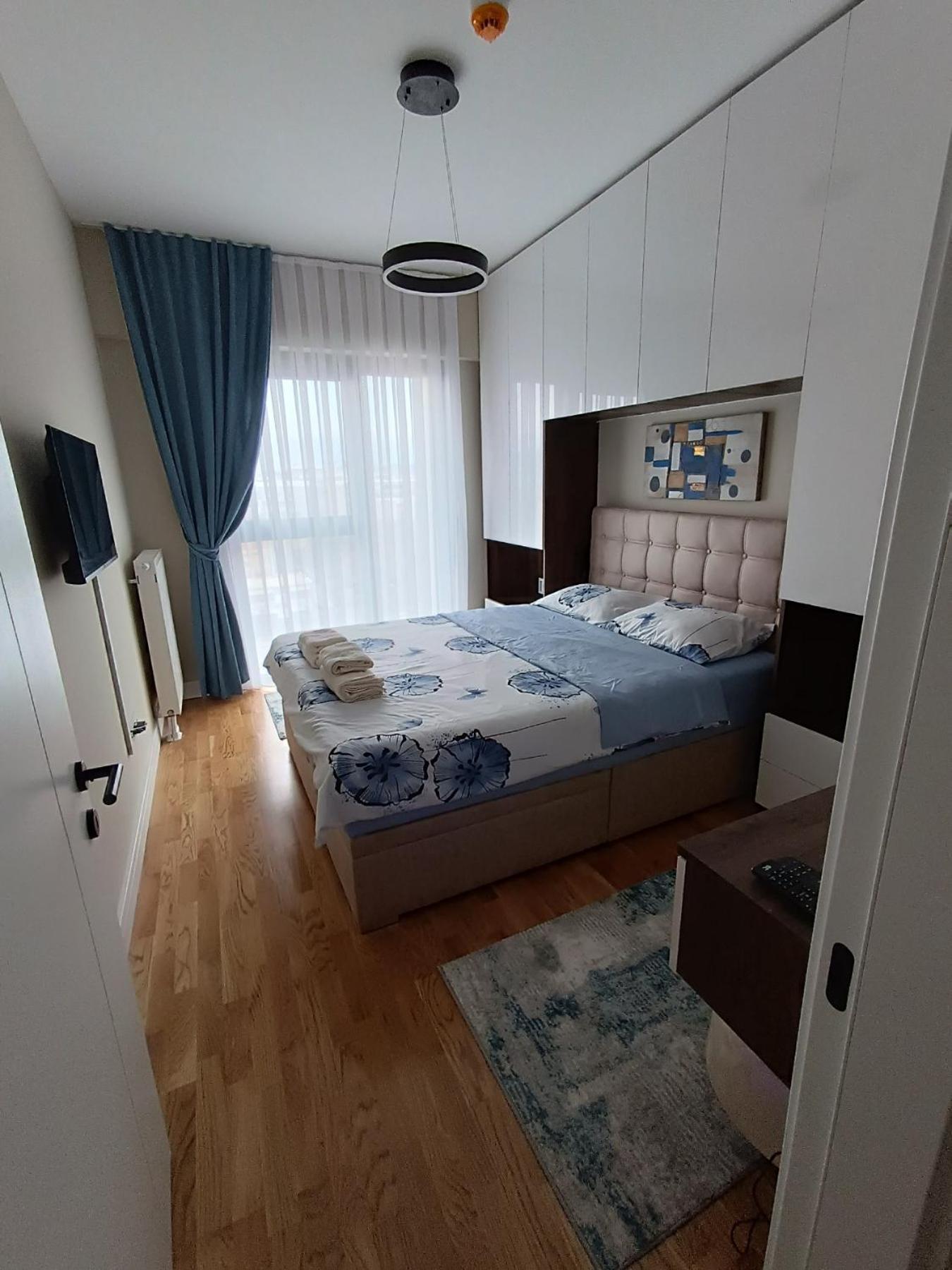 Anika Luxury Apartment At Diamond Center Skopje Exterior photo